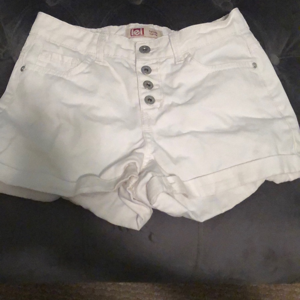 l.e.i high rise white button up shorts size 3